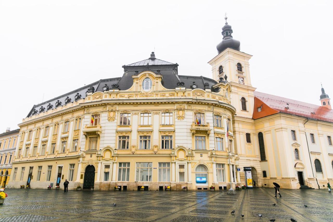 Vendi Grand Square Residence Sibiu Eksteriør billede